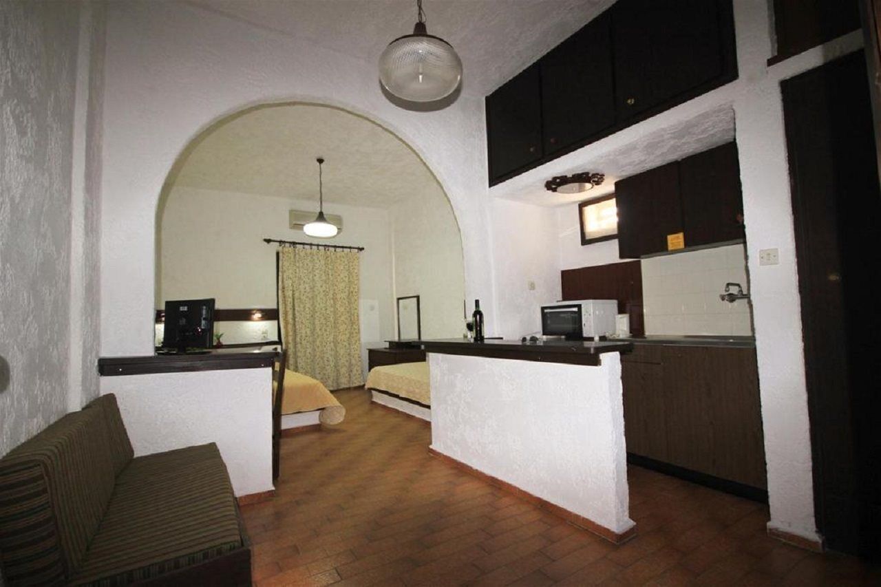 Amazona Aparthotel Agia Pelagia  Exterior photo